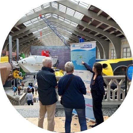 Photo de la permanence de EMMN à la Cité de la mer de Cherbourg